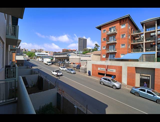 2 BEDROOM APARTMENT FOR SALE IN RICHMOND
